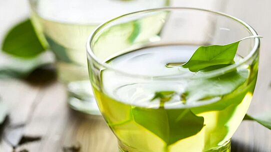 Trà xanh là một thức uống cực kỳ tốt cho sức khỏe được tiêu thụ trong chế độ ăn kiêng của người Nhật. 