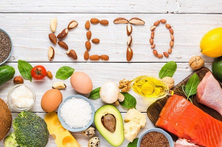 Chế độ ăn ketogen dựa trên việc tiêu thụ thực phẩm giàu chất béo