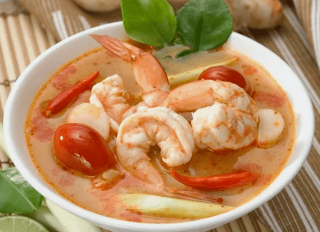 Súp tom yam với tôm